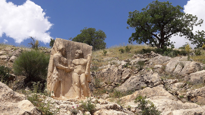 Чем древняя усыпальница Антиохома I в Турции привлекает туристов