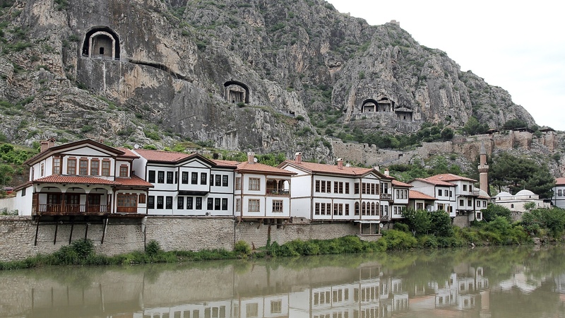 Амасья на севере Турции привлекает туристов богатым наследием и природной красотой