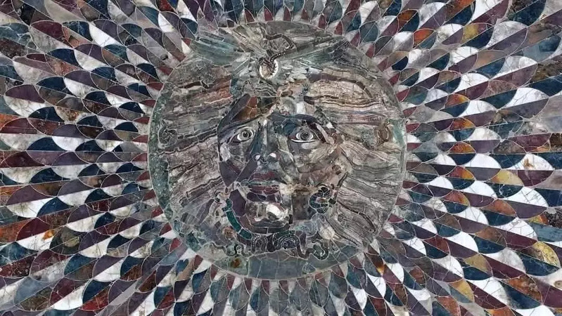 Мозаика Медузы в древней Кибире недалеко от Антальи вновь открыта для туристов