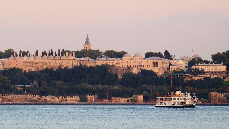 Стамбульский дворец Топкапы впервые откроет свои двери для посещения в ночное время