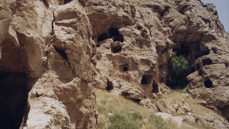 Деревня в центре Турции хочет привлечь туристов пещерными домами возрастом 4 тысячи лет