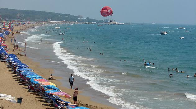 В Турции в июне выросло число зарубежных туристов и доходы от туризма