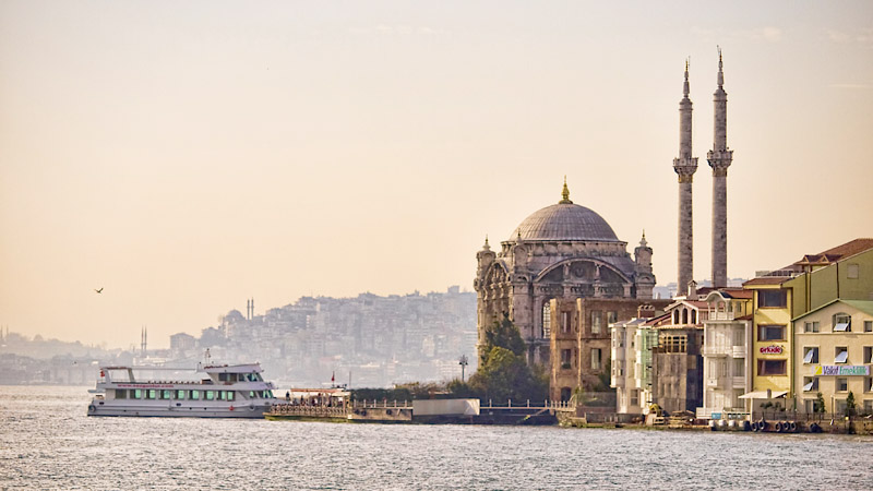 Весенний Стамбул стал самым популярным направлением за границей для российских туристов