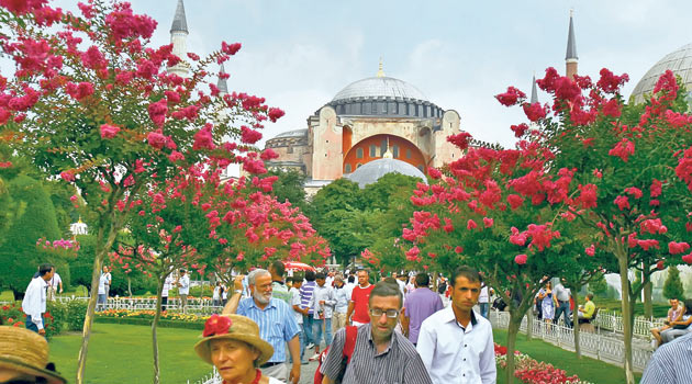 Стамбул планирует увеличить число туристов до 25 миллионов в год