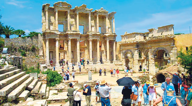 Турцию с начала года посетили свыше 12,7 млн туристов