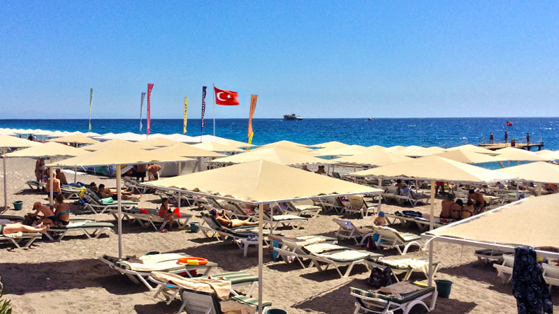 Турция названа самой популярной страной для летнего отдыха по путёвкам