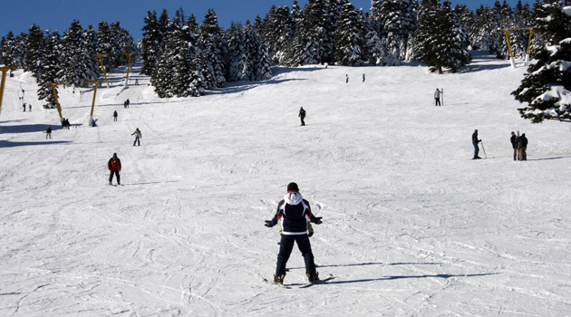 Толщина снежного покрова на горнолыжном курорте Улудаг достигла 60 сантиметров